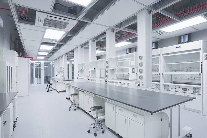 东川实验室革新：安全与科技的现代融合